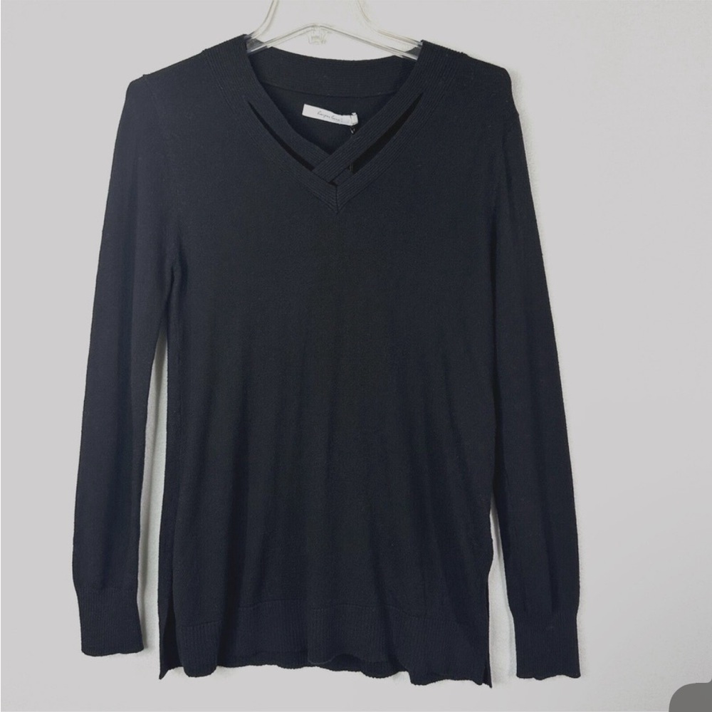 Harper Lane Black V Neck Sweater Criss cross detail Size Medium